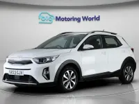 Usado Kia Stonic 99 CV (72 kW) 2023 Blanco SUV
