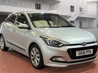 Used Hyundai i20 Premium 100 HP (73 kW) 2016 Silver Hatchback