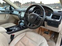 used VW Touareg 3.0 V6 TDI 245 R-Line 5dr Tip Auto