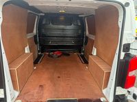 Used Peugeot e-Expert 100 kW (136 HP) 2021 White Van