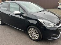 Used Peugeot 208 Signature Sky 82 HP (60 kW) 2019 Black Hatchback
