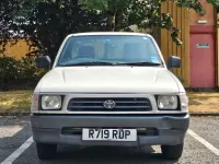 Used Toyota HiLux 97 HP (71 kW) 1998 White Pickup