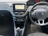 Used Peugeot 208 S 82 HP (60 kW) 2019 White Hatchback