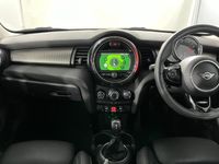 Używany Mini Cooper Exclusive 134 KM (98 kW) 2020 Szary Hatchback