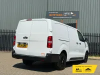 Used Vauxhall Vivaro S 145 HP (106 kW) 2021 White MPV