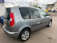 Usado Skoda Roomster SE 105 HP (77 kW) 2012 Cinzento Monovolume