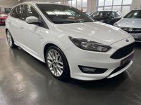 Used Ford Focus ST-Line 125 HP (91 kW) 2016 White Hatchback