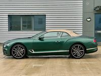 Begagnad Bentley Continental 635 HK (467 kW) 2019 Grön Cab
