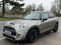 Begagnad Mini Cooper S Hatch 2018 Silver Halvkombi