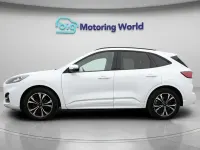Usado Ford Kuga ST-Line X 190 HP (139 kW) 2023 Branco SUV