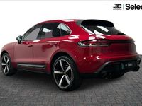 Used Porsche Macan 261 HP (191 kW) 2023 Red SUV