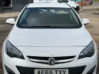 Used Vauxhall Astra Excite 100 HP (73 kW) 2015 White Hatchback