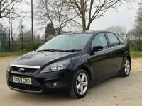 Usado Ford Focus Zetec 99 CV (72 kW) 2009 Negro Utilitario