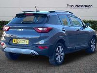 Usado Kia Stonic 99 HP (72 kW) 2022 Cinzento SUV
