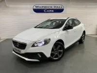 Used Volvo V40 2016 White Hatchback