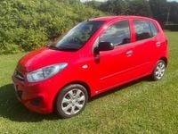 Used Hyundai i10 Classic 85 HP (62 kW) 2011 Red Hatchback