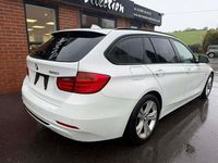 Begagnad BMW 320 Sport Line 2014 Vit Kombi