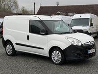 Used Vauxhall Combo S 95 HP (69 kW) 2017 White MPV