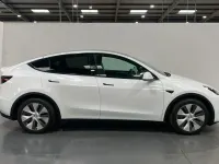 Używany Tesla Model Y RWD 219 kW (299 KM) 2024 Biały SUV
