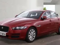 Usado Jaguar XE Prestige 163 HP (119 kW) 2017 Vermelho Sedan
