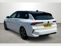Used Vauxhall Astra Ultimate 128 HP (94 kW) 2024 White Estate