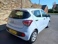 Usado Hyundai i10 66 HP (48 kW) 2018 Cinzento Citadino