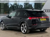 Usado Audi Q4 e-tron Black Edition 210 kW (286 HP) 2024 Preto SUV