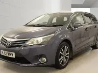 Usado Toyota Avensis 124 CV (91 kW) 2012 Azul Familiar