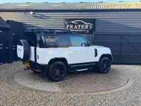 Used Land Rover Defender HSE Dynamic 250 HP (183 kW) 2024 White SUV