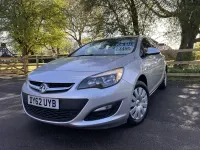 Second-hand Vauxhall Astra 2012 Argintiu Hatchback