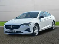 Second-hand Vauxhall Insignia 2020 Alb Hatchback