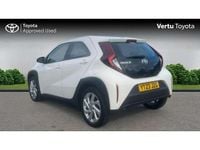 Used Toyota Aygo X PURE 72 HP (52 kW) 2023 White SUV