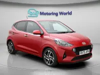 Używany Hyundai i10 Premium 84 KM (61 kW) 2023 Czerwony Hatchback