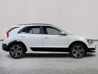 Used Kia Niro 2024 White SUV
