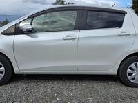 Used Toyota Yaris 99 HP (72 kW) 2013 White Hatchback