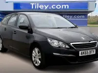 Gebraucht Peugeot 308 Active 130 PS (95 kW) 2015 Schwarz Kombi