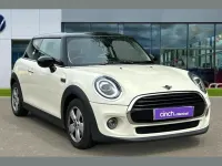 Used Mini Cooper Classic 134 HP (98 kW) 2019 White Hatchback