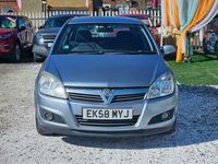 Used Vauxhall Astra 90 HP (66 kW) 2008 Silver Hatchback