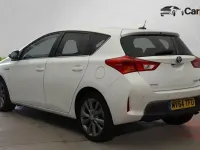 Used Toyota Auris 136 HP (100 kW) 2014 White Hatchback