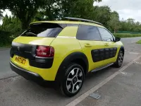Used Citroën C4 Cactus Flair 82 HP (60 kW) 2017 Yellow Hatchback
