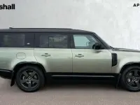Używany Land Rover Defender HSE Dynamic 300 KM (220 kW) 2023 Zielony SUV