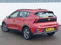 Usado Hyundai Bayon Advanced 100 CV (73 kW) 2025 Rojo SUV