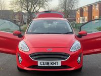 Used Ford Fiesta Zetec 85 HP (62 kW) 2018 Red Hatchback