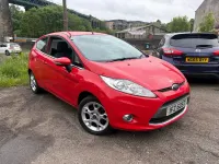 Usado Ford Fiesta Zetec 82 HP (60 kW) 2012 Vermelho Citadino