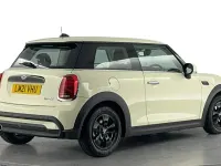 Used Mini Cooper Classic 136 HP (100 kW) 2021 White Hatchback