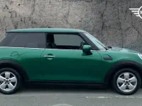 Usado Mini Cooper Classic 134 HP (98 kW) 2023 Verde Citadino