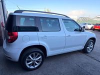 Used Skoda Yeti SE 110 HP (80 kW) 2017 White SUV