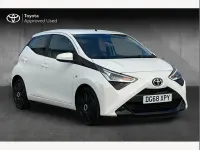 Used Toyota Aygo X-play 71 HP (52 kW) 2018 White Hatchback
