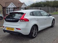Used Volvo V40 SE 178 HP (130 kW) 2015 White Estate