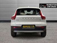 Used Volvo XC40 Momentum 163 HP (119 kW) 2022 White SUV